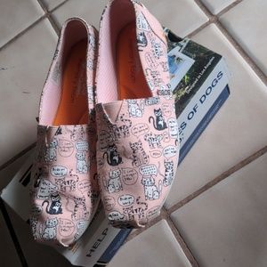 BOBS from Skechers cat print slip on sz 7.5